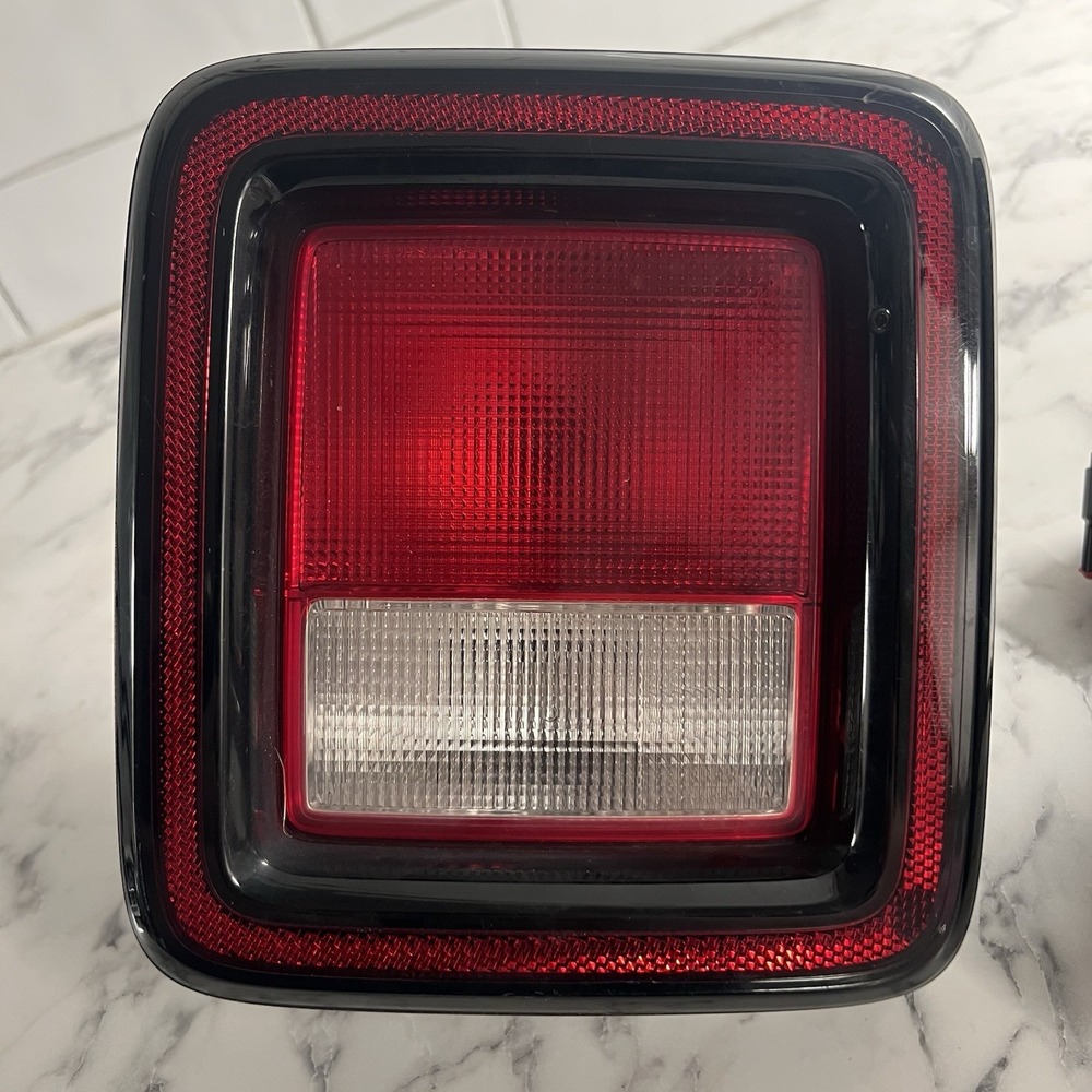 2018-2025 Jeep Wrangler JL Left & Right Set Tail Lights w/ Wiring Harness - Picture 2 of 9